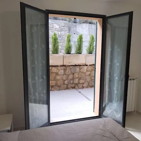 Casa Camelia Apartman Castellaro