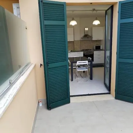 Apartment Casa Camelia Castellaro (Liguria)