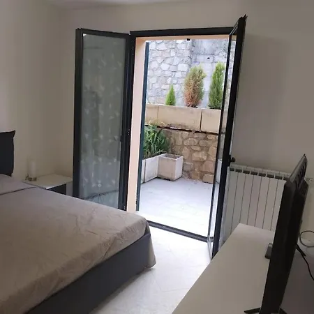 Casa Camelia Apartment *