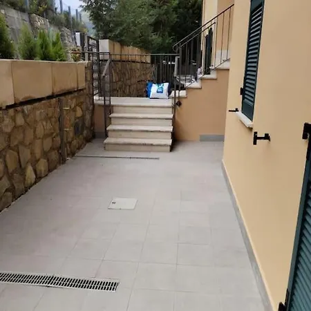 Apartment Casa Camelia Castellaro (Liguria)