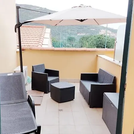 Casa Camelia Castellaro (Liguria)